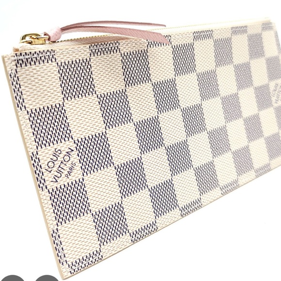 $1200 🅿️🅿️ - Authentic Louis Vuitton Felicie - Picture 8 of 8